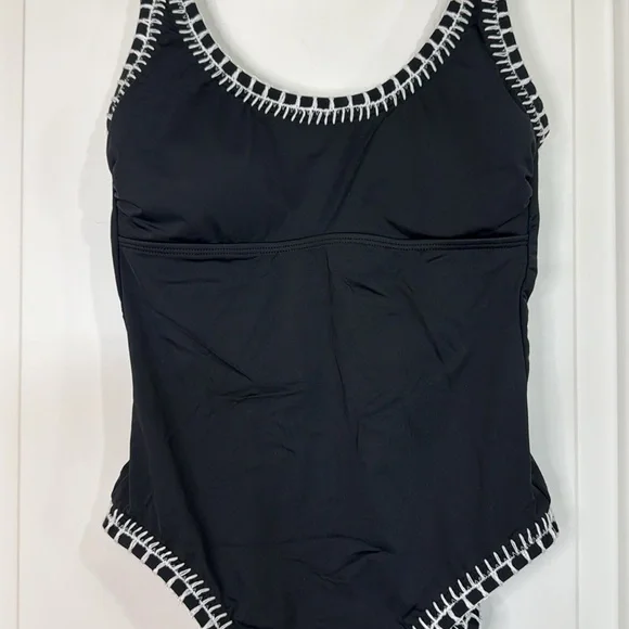 Gianni Bini EUC Swimsuit Black with White Trim Low Back Size Medium - Picture 16 of 16